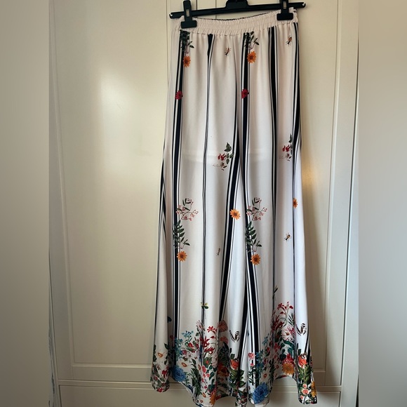 SILKY WIDE LEG PATTERN PANT - Picture 2 of 4